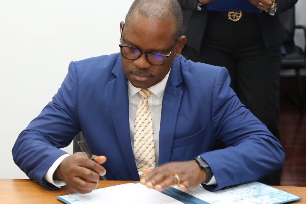 MARTINS LANGA ADMINISTRADOR