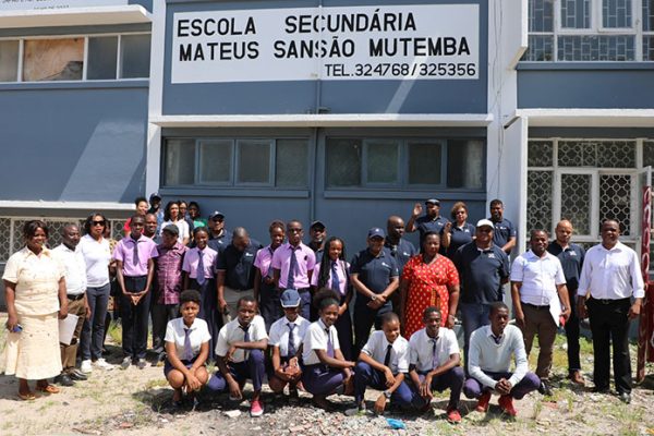RESPOSANBILIDADE SOCIAL INCM OFERECE SALA DE INFORMATICA A ESCOLA SANSÃO MUTHEMBA 2 WEB
